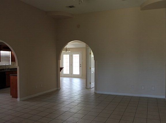 5th image of 2120 La Jolla St