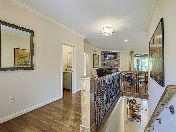 3rd image of 1011 Squire Valley Dr