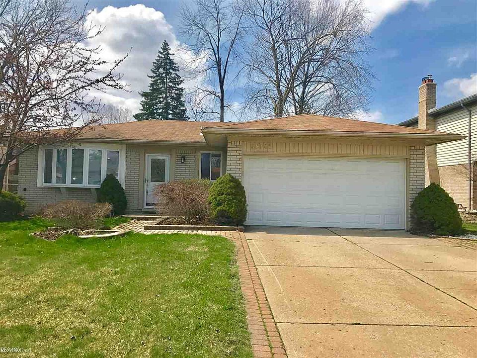 1st image of 38145 Lincolndale Dr