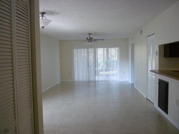 2nd image of 3101 Glenmoor Dr