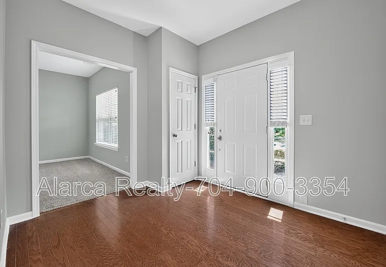 2041 White Cedar Ln — Photo 11
