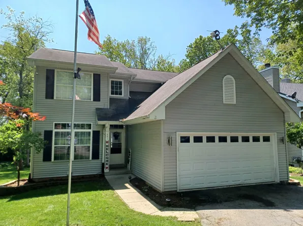 241 Rochester Rd NE, Poplar Grove, IL 61065