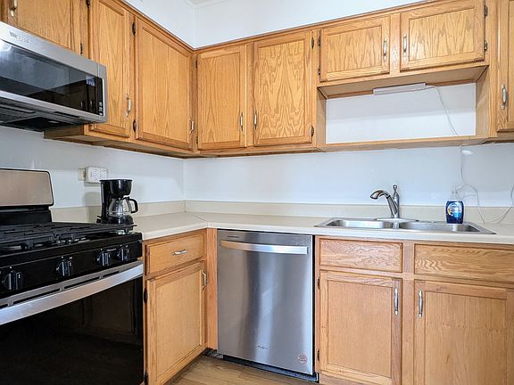 5th image of 2610 Oakton St APT 5W