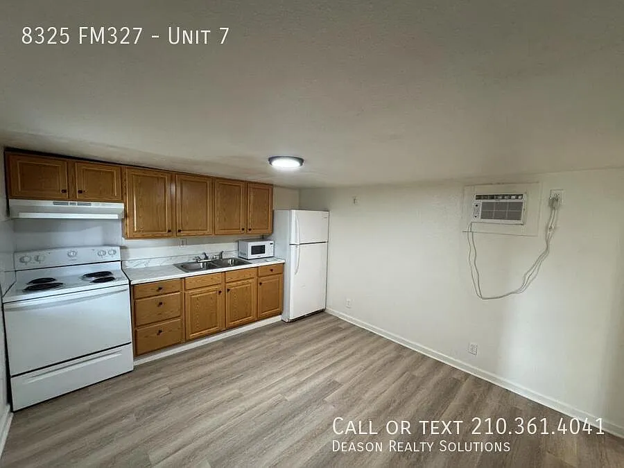 8325 FM 327, 8325 FM 327, Unit 7 — Photo 4