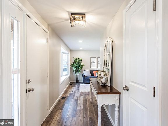 3rd image of 9607 Gabriel Pl