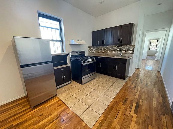 4th image of 268 Boerum St #2LL