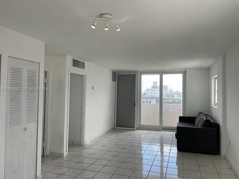 1750 James Ave #7A — Photo 3