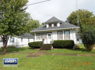 411 S 3rd St, Kirkland, IL 60146