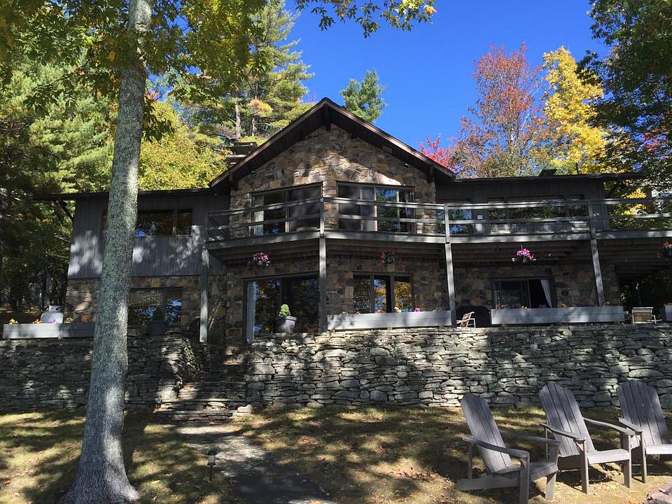 1st image of 572 Evergreen Dr