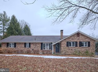 57 School Ln, Robesonia, PA 19551