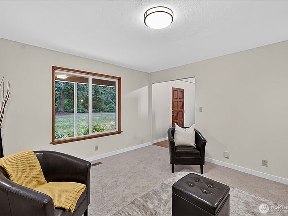 5th image of 17432 Issaquah Hobart Road SE