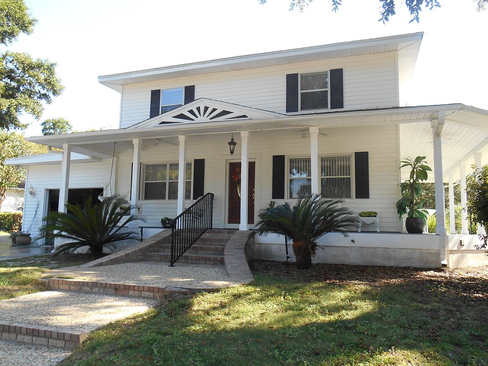 1st image of 724 Stanley Ave