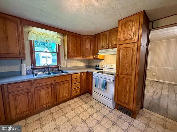 2nd image of 29 Elm Ave
