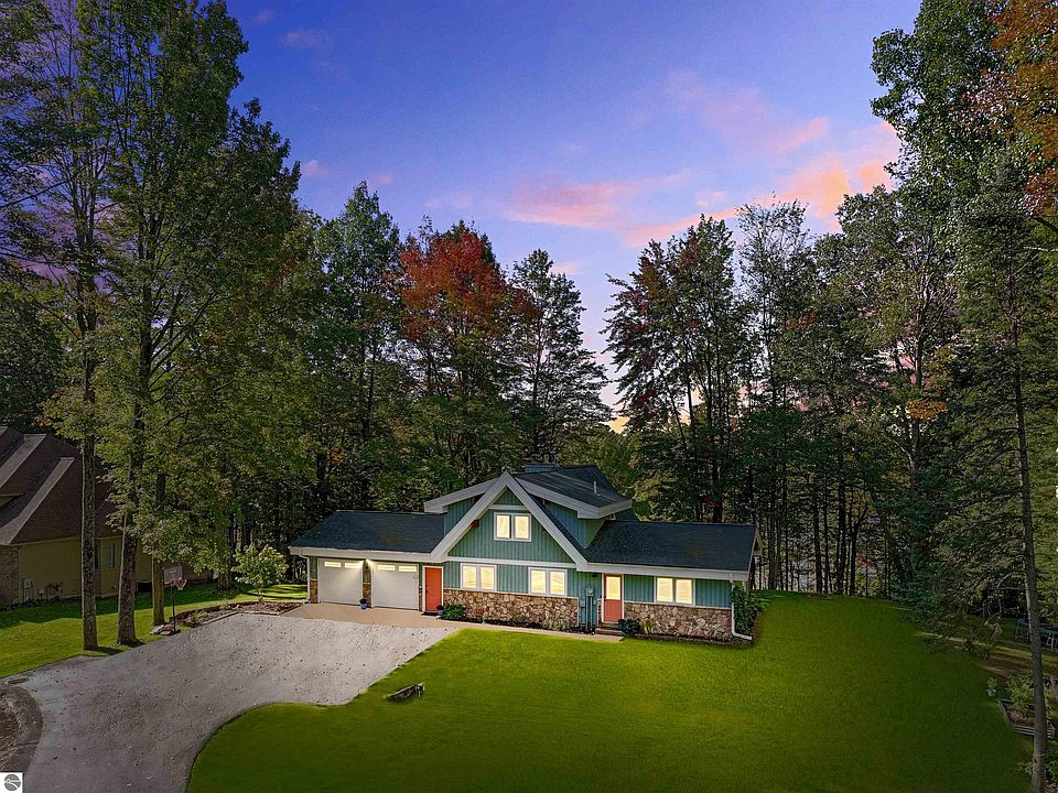 1st image of 111 Birchwood Ln