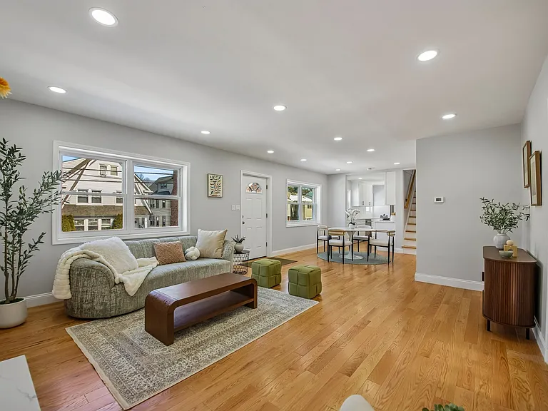 20 Edgar St — Photo 3