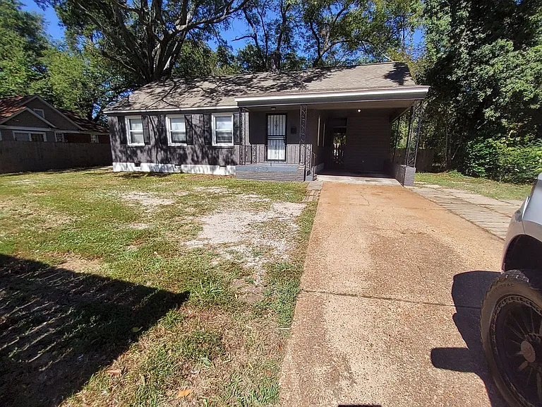 3994 Oak Cliff Rd — Photo 1