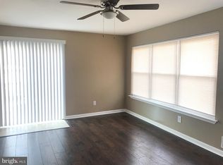 1 Lyons Ct, Sicklerville, NJ 08081