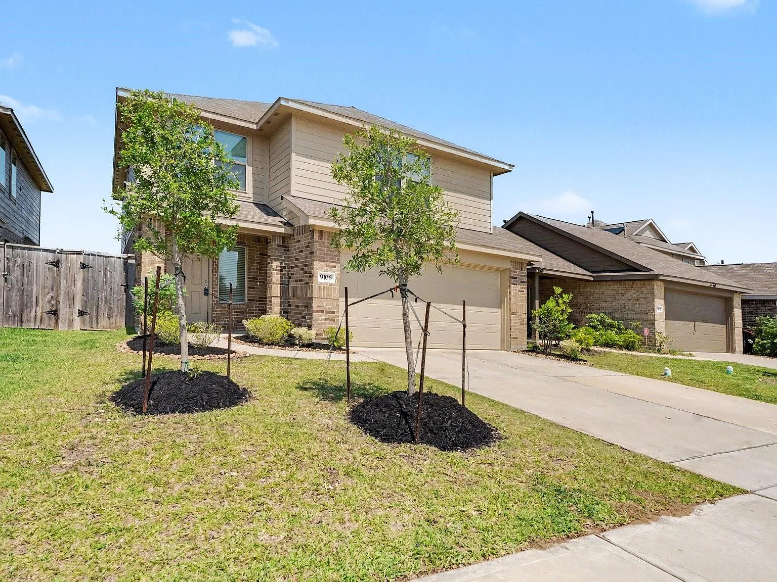 4 bed, 2.5 bath, 2280 sqft, $2,400 — Photo 4