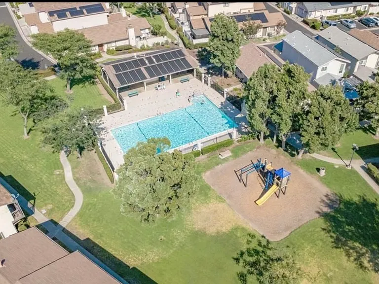 9543 Cottonwood Ave #C — Photo 23
