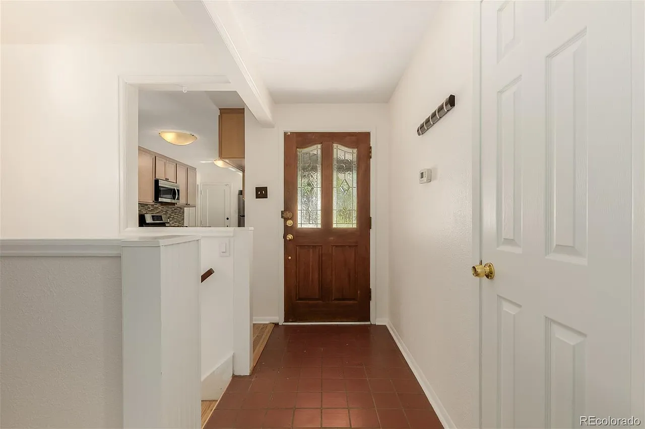 4 bed, 2478 sqft, $2,900 — Photo 2