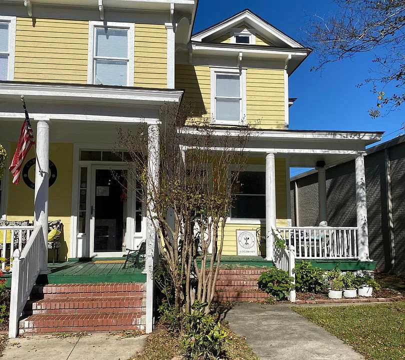 128 E 2nd St #204
