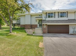 916 Evergreen Dr, Burnsville, MN 55337