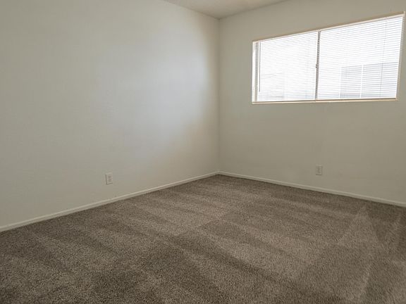 5th image of 2508 Tulip Ln #3C