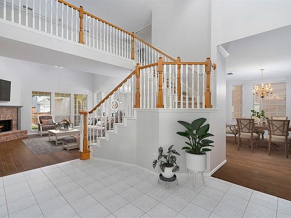4th image of 2413 Kittyhawk Dr