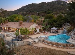 28351 Lawrence Welk Ct, Escondido, CA 92026