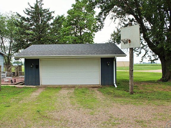 4th image of 32900 Lambert Pl