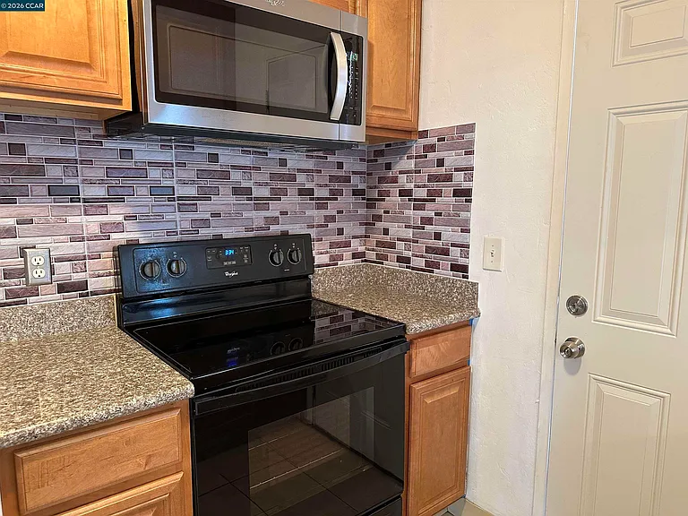 89 Villa Cir — Photo 8