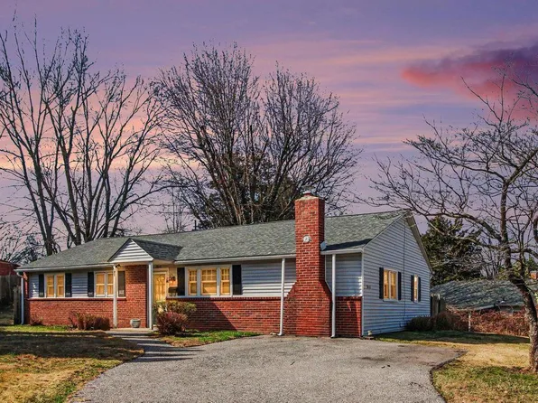 3012 Stoney Creek Rd, East Norriton, PA 19401