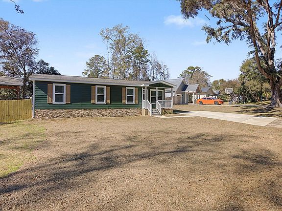 2nd image of 2402 Pennlyn Dr