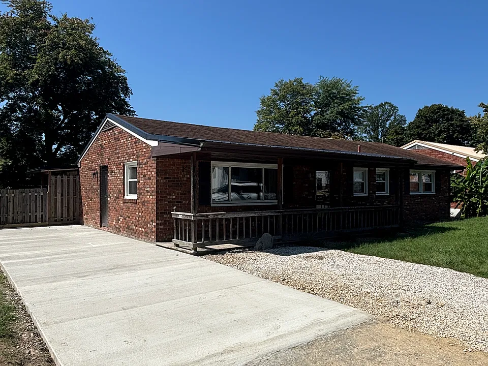 700 Elita Ln
