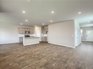 212 Strand Ln, Bastrop, TX 78602