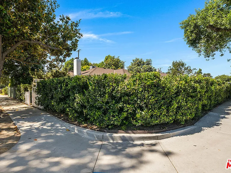1400 W Clark Ave — Photo 3