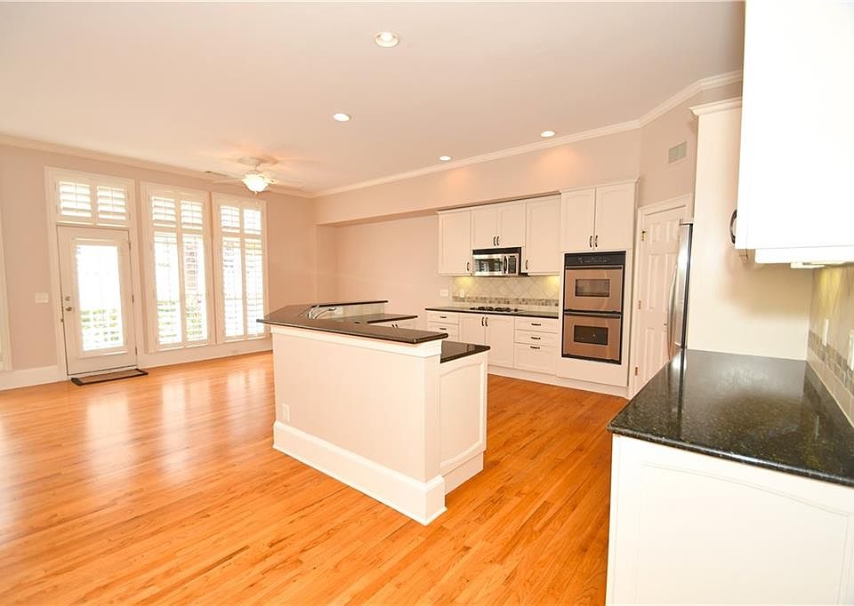 1st image of 6221 Spalding Dr