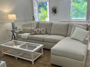 1202 Palm Trl APT 6, Delray Beach, FL 33483