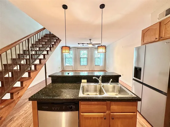 1602 Elgin St APT 13, Houston, TX 77004