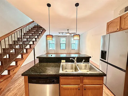 1602 Elgin St #13 Photo 1