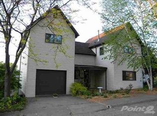 967 Riker St, Dubuque, IA 52003