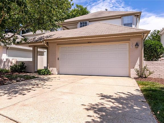 2nd image of 934 Nicklaus Dr