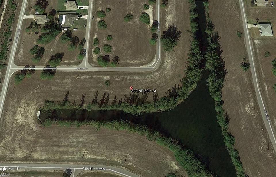2nd image of 822 NE 39th St