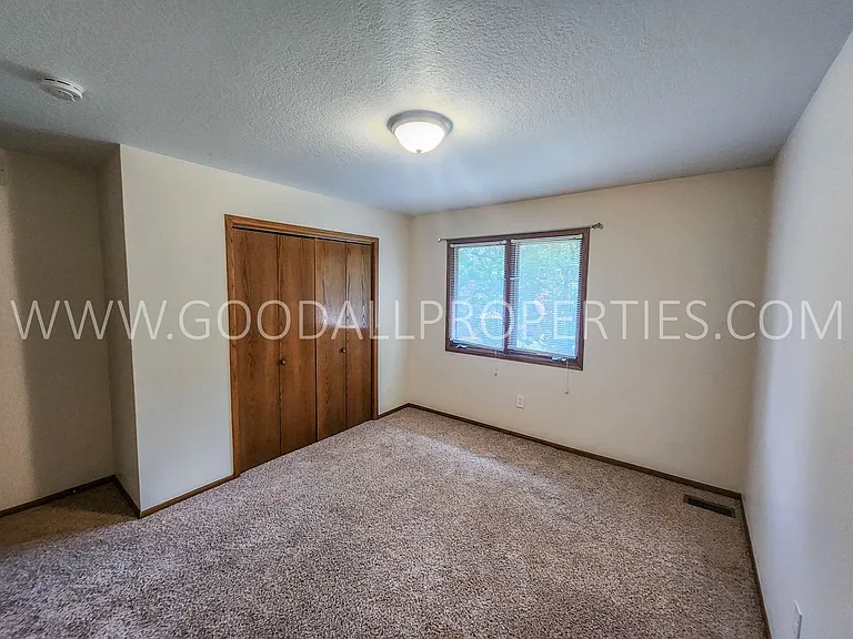 924 Prairie View Dr — Photo 23
