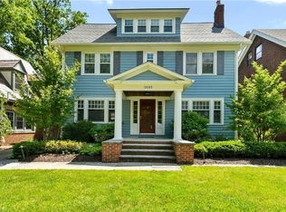 1085 Kenneth Dr, Lakewood, OH 44107