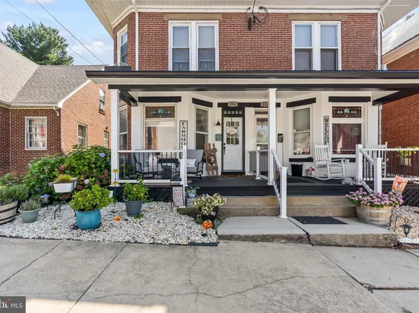 116 N Broad St, Waynesboro, PA 17268