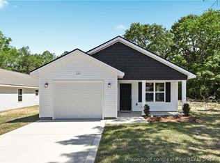 221 S 5th St, Spring Lake, NC 28390