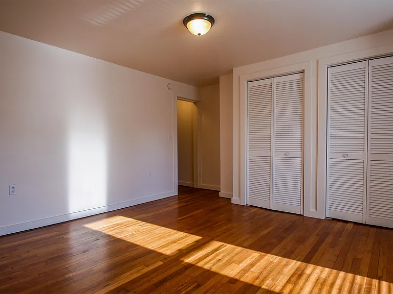 729 Winchester Ave #5 — Photo 3