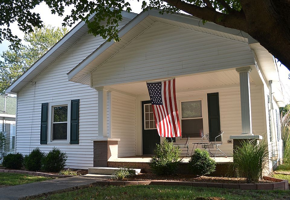 1st image of 434 W Bellville St