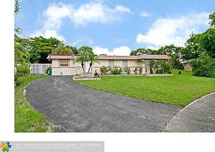 2nd image of 7405 NW 78th Ct